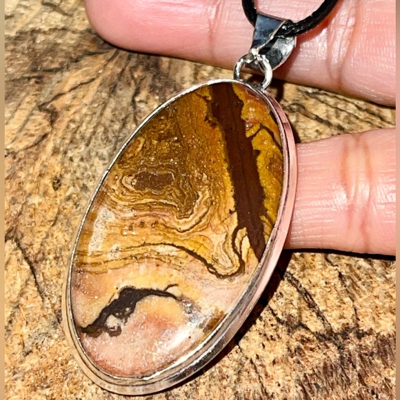 Outback Australian Jasper 2 1/4” - Picture 8 of 10